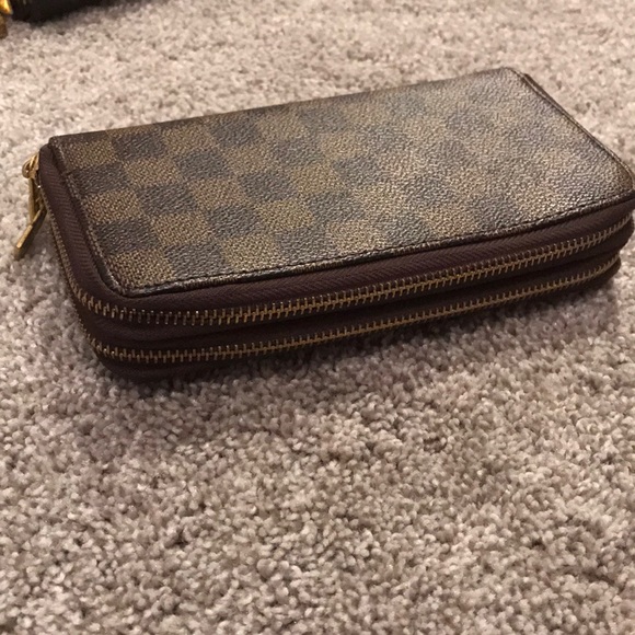 Brown wallet - Picture 3 of 7